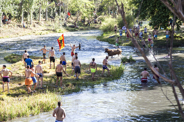 Prohíben el baño en el río Tajo en Trillo por contaminación microbiológica