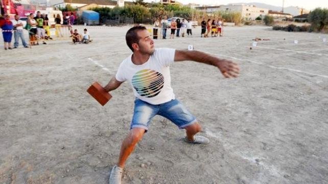 II Campeonato del Mundo de lanzamiento de ladrillo de Valdeluz