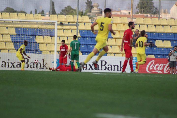 Sabor amargo en el Conquense que cae con el Villarreal B por sus propios erroes