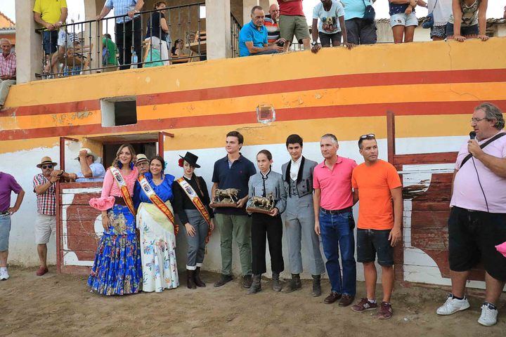 Carla Otero y Jesús Romero triunfan en el V Certamen de Tauromaquia 'Ivan Fandiño' de Pastrana