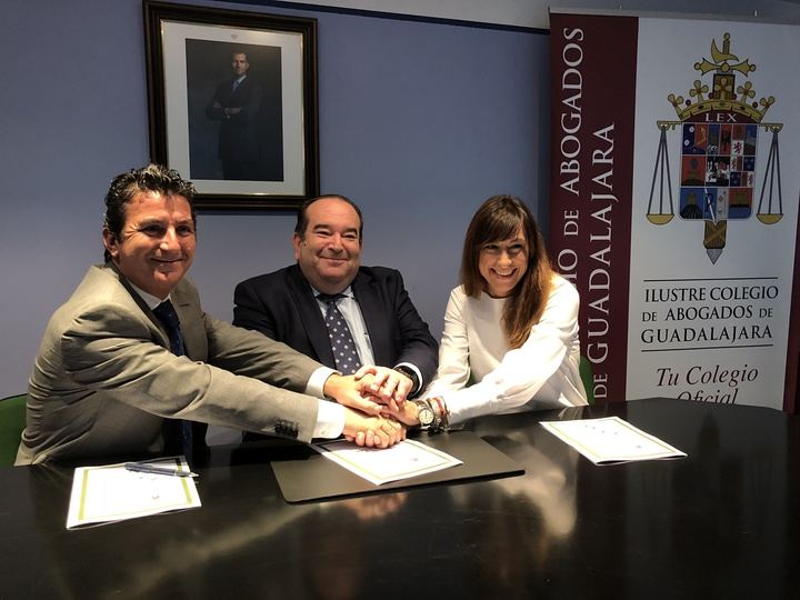 El Ilustre Colegio de Abogados de Guadalajara firma un acuerdo con la editorial jurídica Sepín