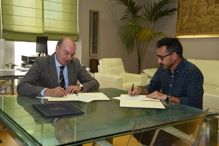 La Diputación y el Club Atletismo la Esperanza firman un convenio para el desarrollo de los circuitos provinciales de carreras populares