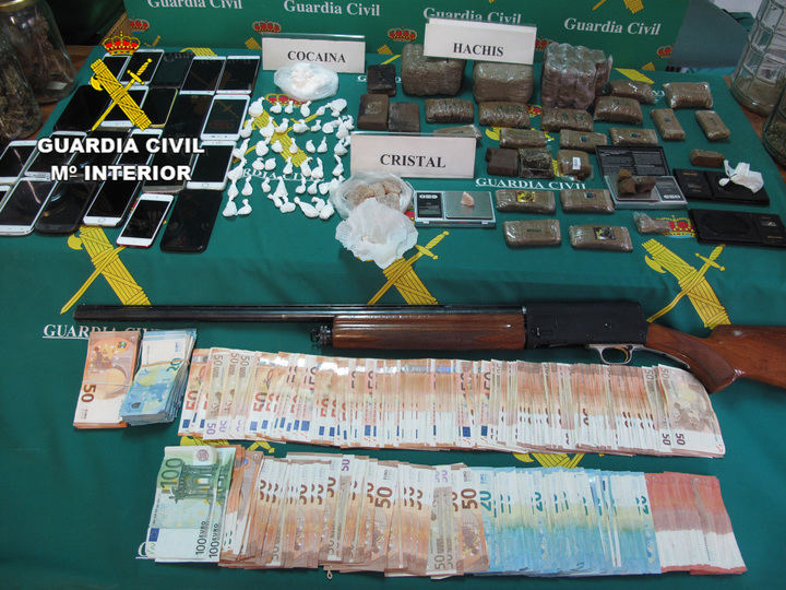 La Guardia Civil detiene a los integrantes de una organización que se dedicaba a la venta de sustancias estupefacientes a jóvenes de Cabanillas del Campo, Marchamalo y Guadalajara