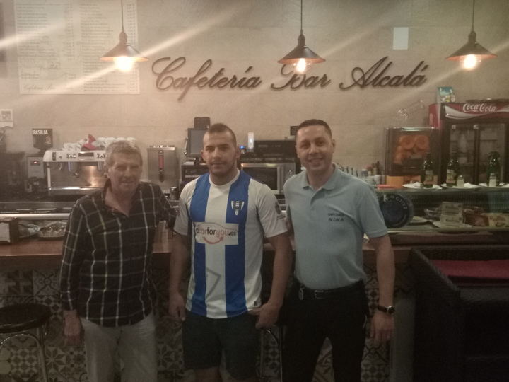 Juan Rojo firma con el Hogar Alcarreño