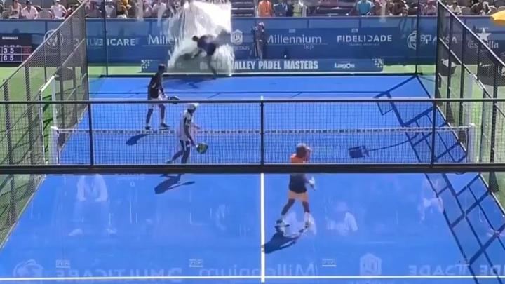 Paquito Navarro, hospitalizado tras romper el cristal de una pista de pádel