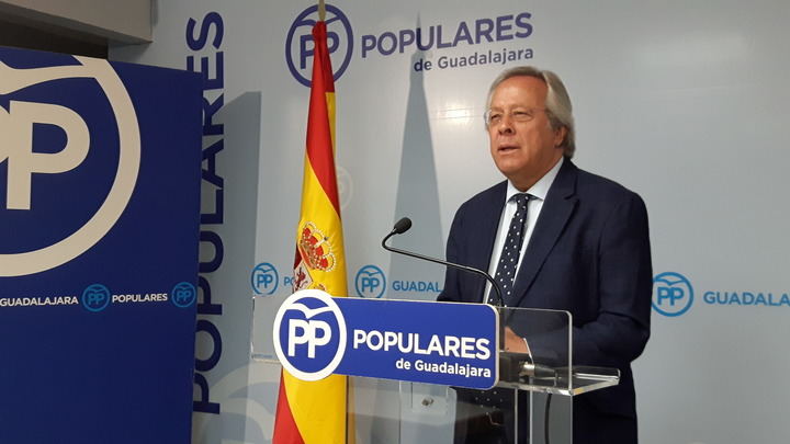 “El Gobierno se atrinchera en una alianza que zarandea la unidad de España y amenaza la bonanza económica”