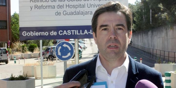 Robisco: “Page nos engañó con los ‘figurantes’ de las obras del Hospital de Guadalajara, y ahora queda otra vez en evidencia”