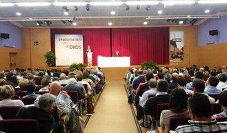 Don Atilano presenta los motivos del Sínodo Diocesano a 400 personas