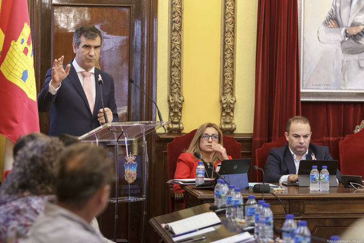 Román anuncia que el Ayuntamiento de Guadalajara ofrecerá ayudas para sufragar los gastos de las escuelas infantiles