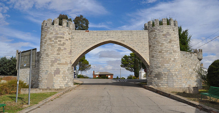 Los vecinos de Las Castillas reclaman al Ayuntamiento de Torrejón del Rey que arregle sus calles
