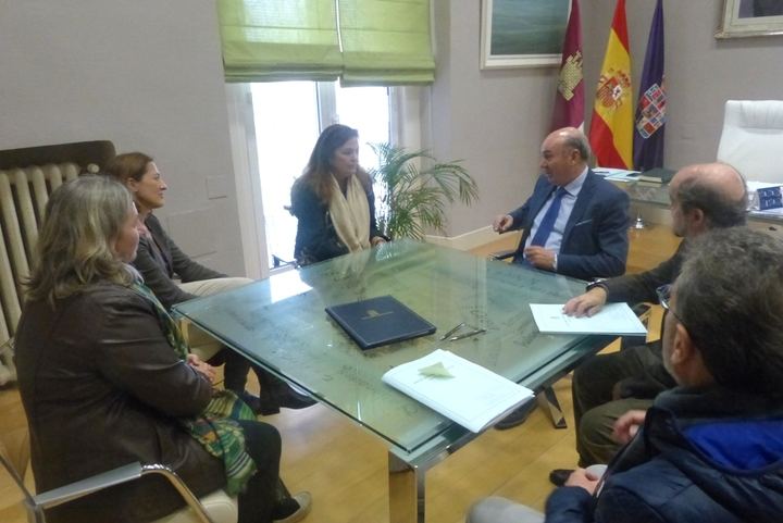 La Diputación ratifica su compromiso para continuar promoviendo los programas de UNICEF a favor de la infancia