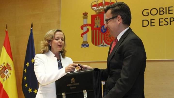 Siguen los escándalos en el Gobierno del socialista Sánchez : La ministra Calviño compró su casa con una sociedad instrumental en la que usó dos testaferros
