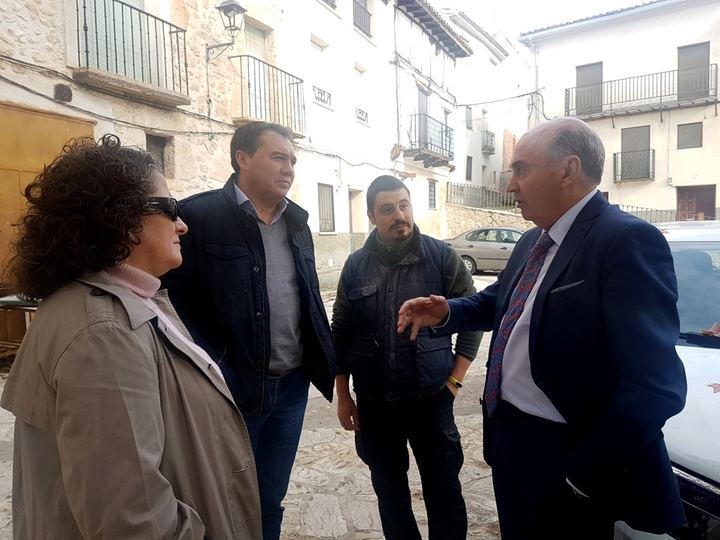 Latre: “Es una satisfacción comprobar que gracias a la Diputación pueblos como Yélamos de Abajo pueden beneficiarse del Plan de Empleo”