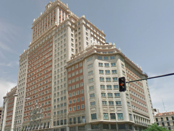 Un juez suspende las obras del Edificio España de Madrid por riesgo en la estabilidad del edificio