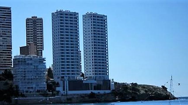 El Tribunal Supremo obliga al Gobierno valenciano a derribar dos rascacielos, 