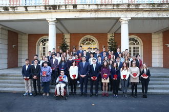 Una estudiante de Azuqueca en la recepción de Pedro Sánchez a los jóvenes para conmemorar el 40 Aniversario de la Constitución