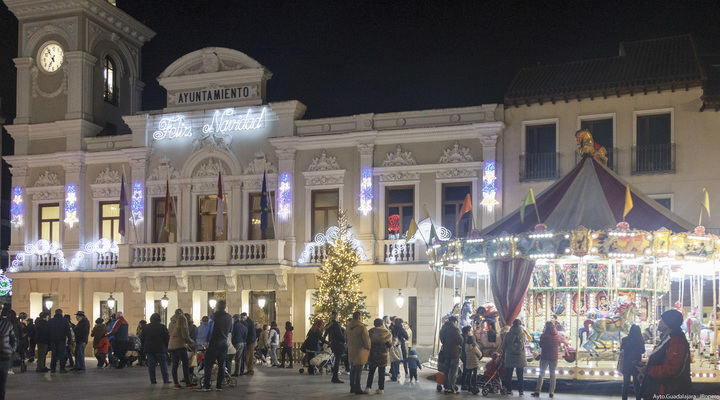 Con el encendido de más de 625.000 bombillas led, comienza la Navidad en Guadalajara