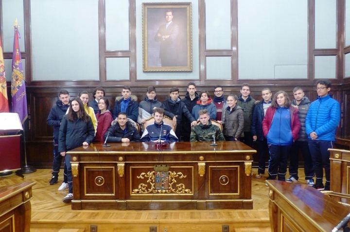 Escolares de 2º de Bachillerato del Colegio Agustiniano de nuestra capital visitan el Palacio Provincial