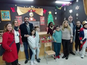 El ayuntamiento de Azuqueca subvenciona con 3.000 euros la campaña navideña de DiDeSur en los centros educativos