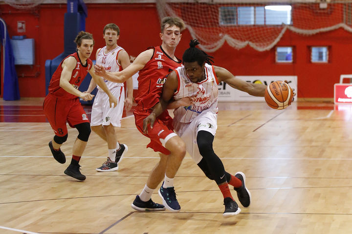 El Isover Basket Azuqueca comienza la segunda vuelta con victoria ante Morón