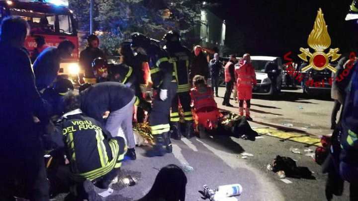 ÚLTIMA HORA : Al menos seis muertos y más de 100 heridos tras una estampida en una discoteca en Italia