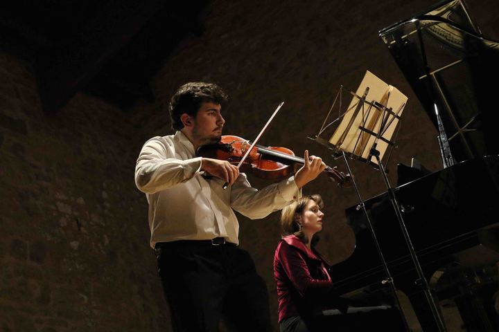 Un brillante concierto de piano en Sigüenza, y de viola con piano, cierra el año musical de Bell´Arte Europa