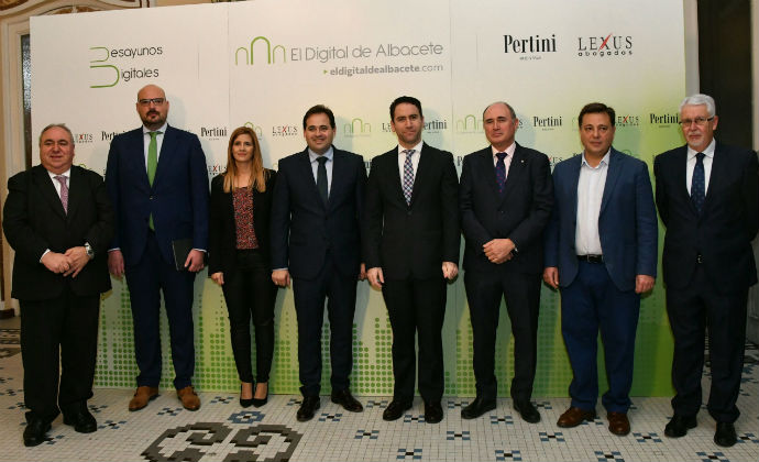 Paco Nuñez anuncia que si el PP gobierna en Castilla La Mancha bajará los impuestos : 'un 33% menos en actos jurídicos documentados, elimina el de sucesiones y donaciones y acabará con el de hidrocarburos'