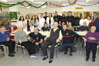 Los bomberos de Guadalajara no faltaron a su cita navideña con el Hospital de Guadalajara