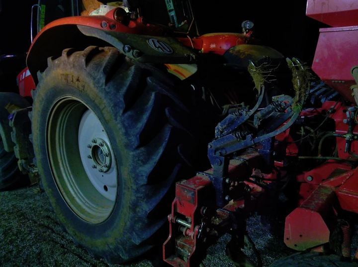 Un hombre pierde la vida en Marchamalo tras quedar atrapado por las vertederas de su tractor