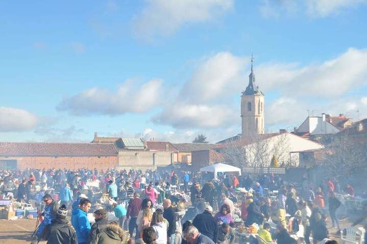 1.500 personas se hermanan en Yunquera de Henares es su V Fiesta de la Patata batiendo todos los récords