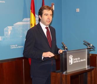 Exigen a Page que “explique urgentemente el grave escándalo en relación con los gastos del viaje que realizó a Chicago”