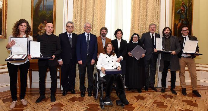 El colegio de las Ursulinas de Sigüenza recibe la Placa de Honor de Alfonso X el Sabio