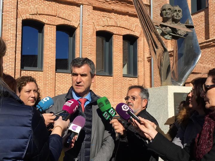 Antonio Román: “Que la Junta rehabilite ya los edificios del Fuerte y deje de seguir perdiendo el tiempo”