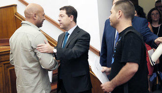 Lío entre Page y su socio de Gobierno de Podemos : 