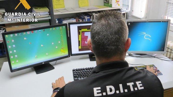 Investigan en Albacete a un joven por intentar obtener videos sexuales de una menor de 13 años