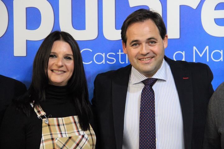 Paco Núñez presenta a Esther García como candidata a la alcaldía de Yebes