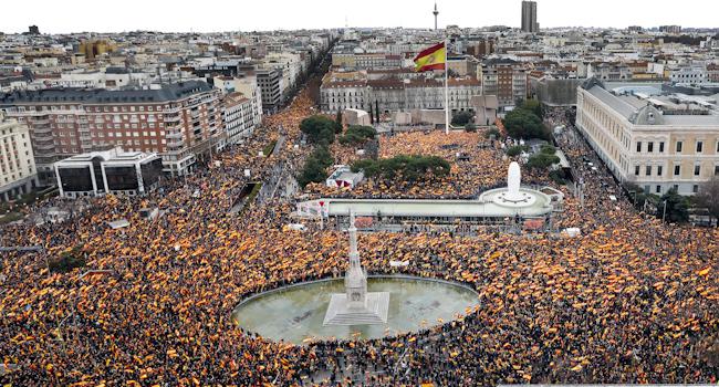 Decenas y decenas de miles de personas claman por la unidad de España y piden ¡elecciones ya!
