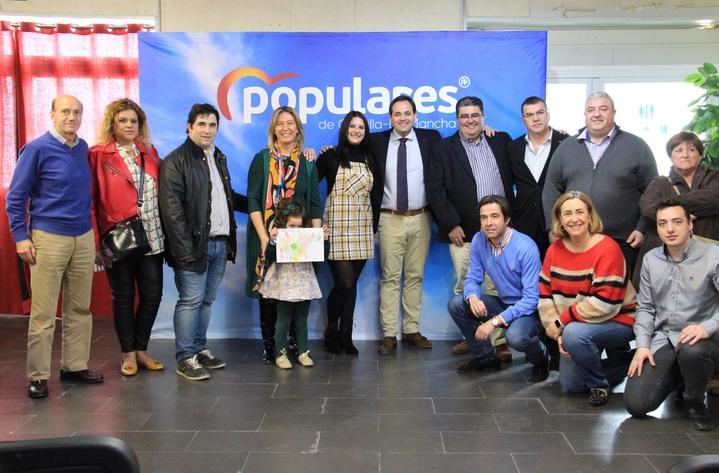 Paco Núñez presenta a Esther García como candidata a la alcaldía de Yebes