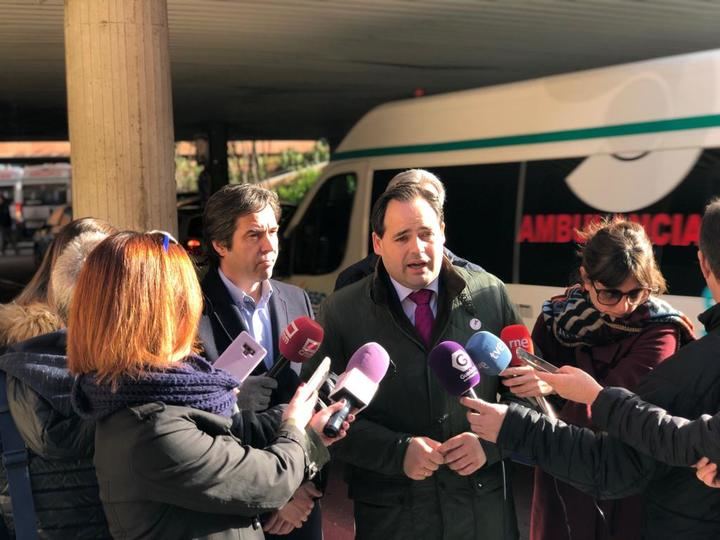 Núñez pondrá fin al contrato “precario” del transporte sanitario que sufren en Guadalalajara, Albacete y Ciudad Real