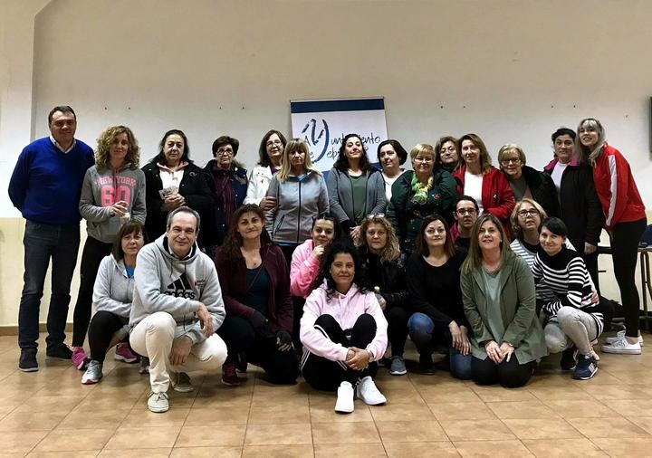 Un taller de defensa personal femenina enseña a alrededor de 40 yebranas a actuar ante posibles agresiones