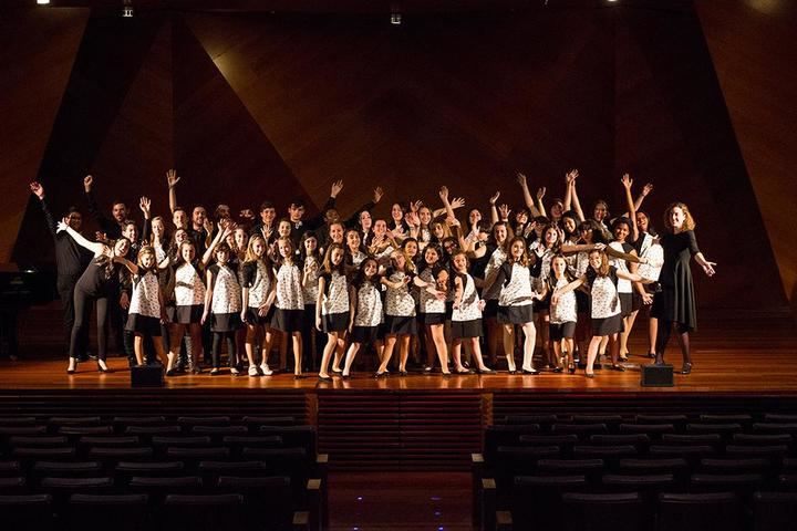 Concierto de voces blancas y cine infantil esta semana en el Teatro Moderno