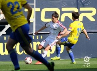 Un penalti tumba a un Alba que no mereció irse de vacío