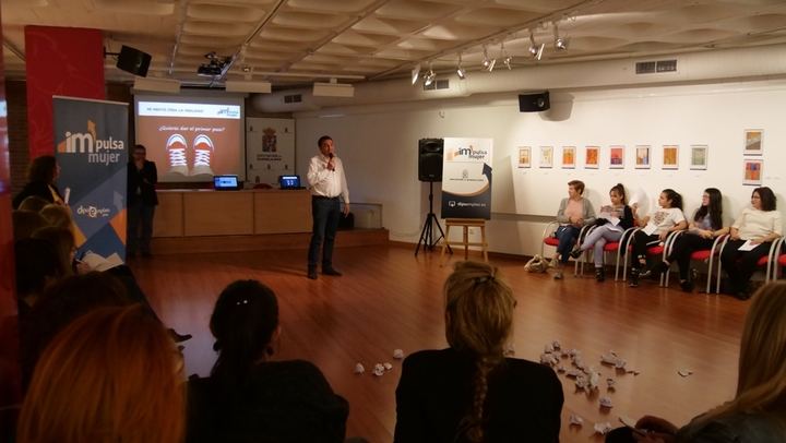 Más de 50 mujeres asisten al primer taller del programa Impulsa Mujer de la Diputación de Guadalajara