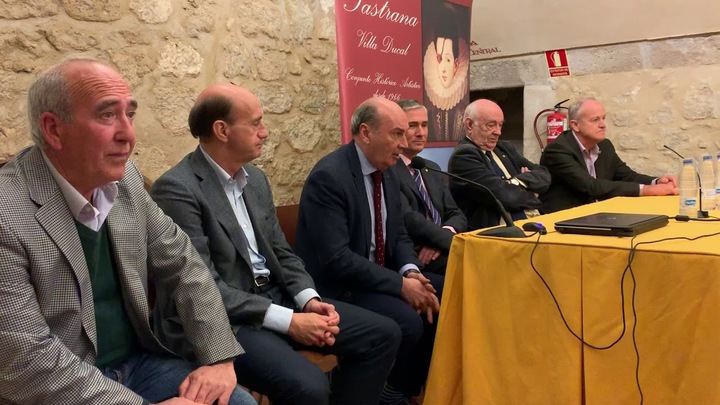 Pastrana homenajea a José Luis Herguedas por sus 36 años al frente de la Feria Apícola