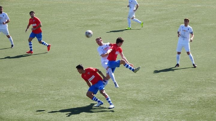 El Illescas, 2-0, superior al Hogar Alcarreño