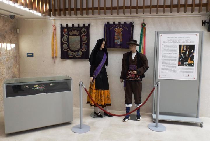 Exposición de indumentaria tradicional en la Posada del Cordón de Atienza hasta finales de abril