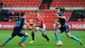 Un penalti en el descuento hace caer al Alba