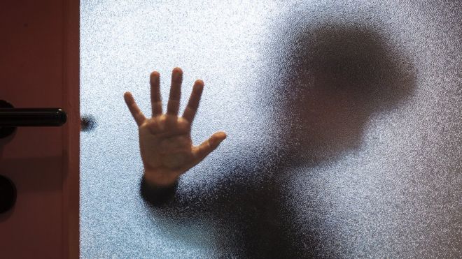 Denuncia de abusos sexuales del exresponsable de la cantera del Atlético de Madrid a niños : entradas de fútbol a cambio de silencio