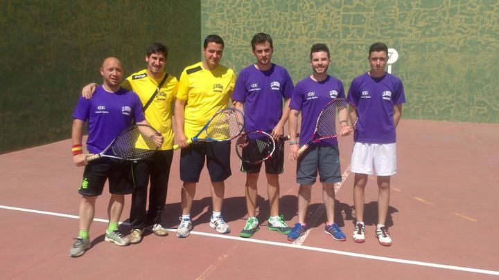 Siguen las competiciones del frontenis provincial