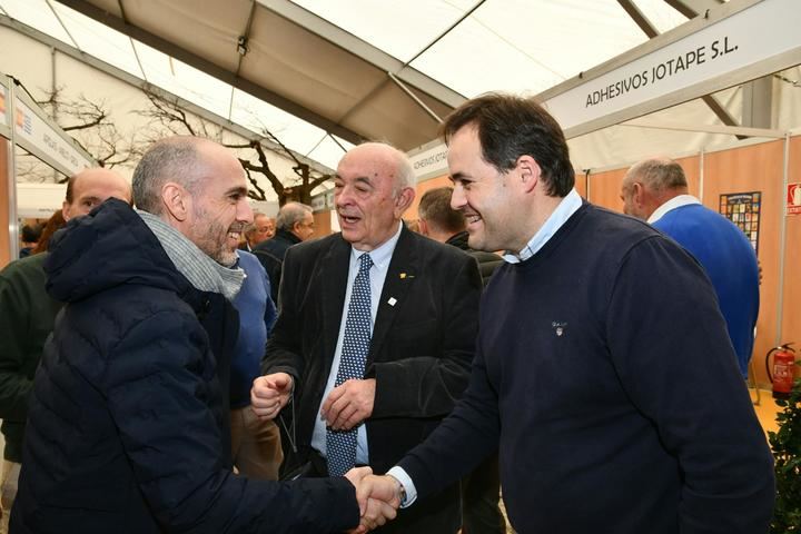 El presidente del PP en CLM, Paco Núñez, este sábado en la Feria Apícola de Pastrana